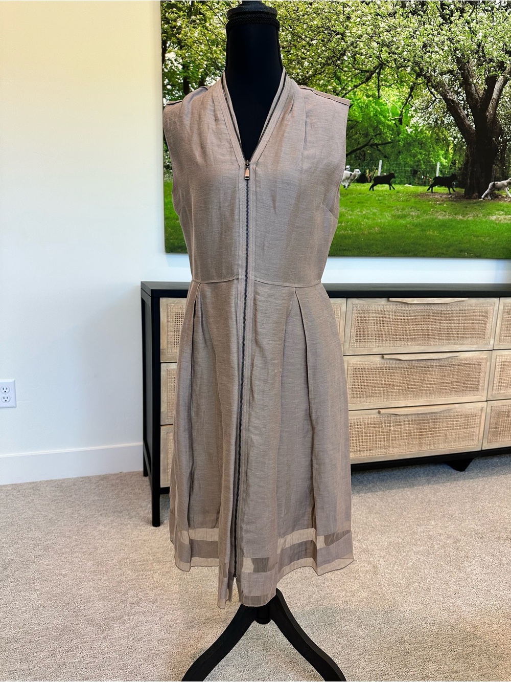 Elie Tahari Sleeveless Zip-Front Linen Blend Dress in Taupe